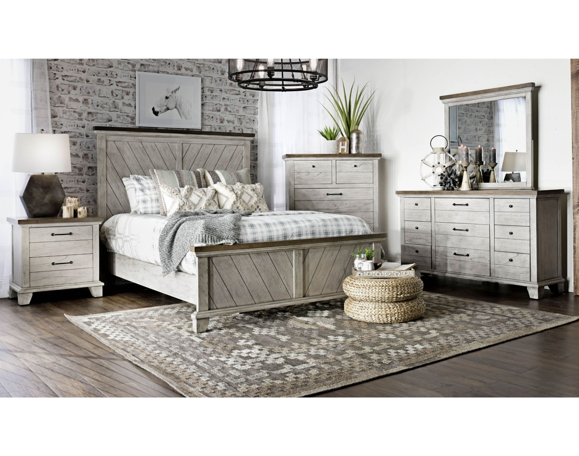 Bedroom Set with chest of drawer